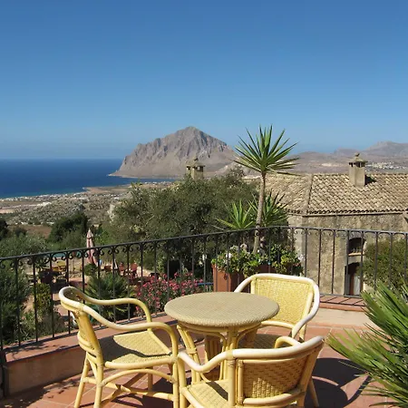 Baglio Santacroce Hotel 3*