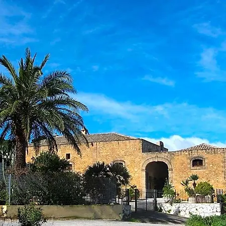 Baglio Santacroce מלון 3*